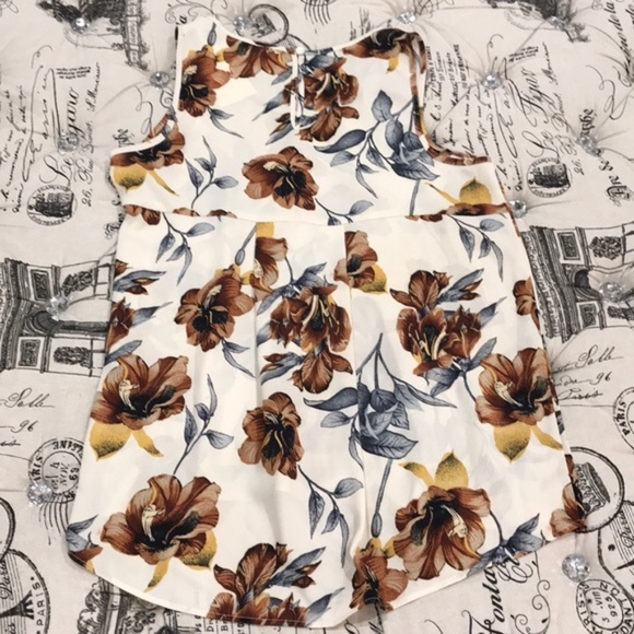 Everleigh Pleated Back Tank Top - Picture 6 of 6